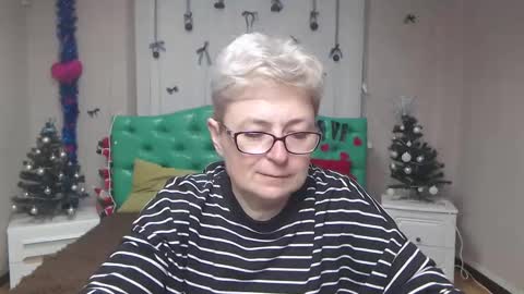 EmiliaGree online show from January 5, 6:11 pm