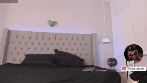 Snapshot of emiliana_rios chatting on November 9, 10:30 pm emiliana_rios online show from November 9, 10:30 pm