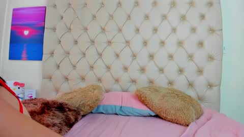 Snapshot of emilieandblake chatting on January 5, 2:52 pm emilieandblake online show from January 5, 2:52 pm