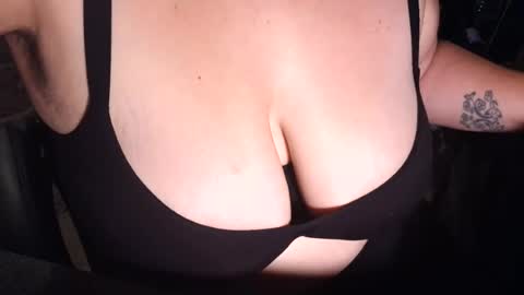 emilie foxx online show from July 29, 1:59 am
