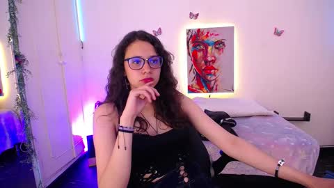 Emili Russo online show from October 14, 7:58 pm