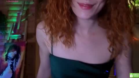 Snapshot of emiliyafox chatting on November 8, 8:18 pm Emi online show from November 8, 8:18 pm