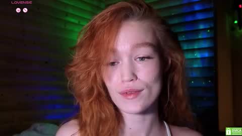 Snapshot of emiliyafox chatting on November 24, 5:29 am Emi online show from November 24, 5:29 am