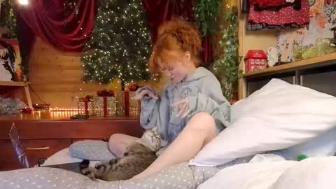 Emi  online show from December 21, 11:17 am