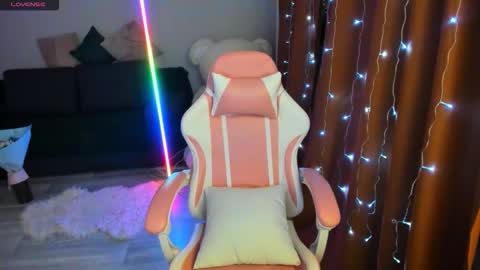 Emiliya online show from January 16, 2:04 am