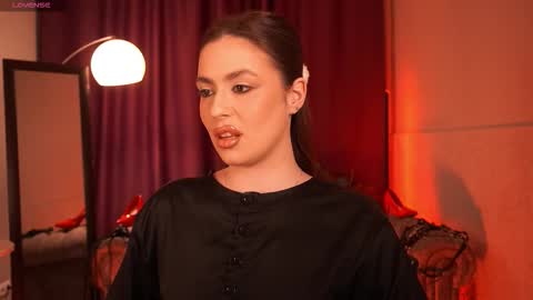 Snapshot of emiliyaroude chatting on December 2, 1:05 pm Emiliya online show from December 2, 1:05 pm