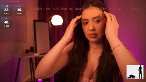 Snapshot of emiliyaroude chatting on December 14, 12:54 pm Emiliya online show from December 14, 12:54 pm