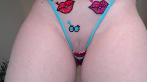 Snapshot of emilly_angel chatting on February 21, 11:10 pm Emily online show from February 21, 11:10 pm