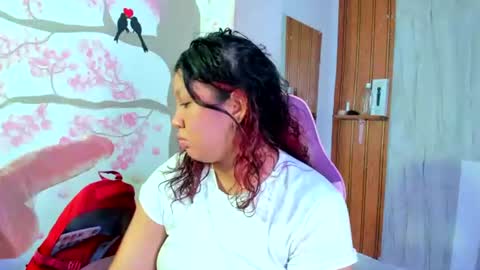 Snapshot of emilly_coper18 chatting on June 23, 2:26 pm emily online show from June 23, 2:26 pm