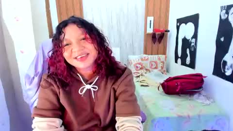 Snapshot of emilly_coper18 chatting on July 11, 1:47 pm emily online show from July 11, 1:47 pm