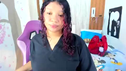 Snapshot of emilly_coper18 chatting on July 13, 1:47 pm emily online show from July 13, 1:47 pm