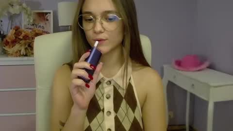 Snapshot of emilly_lust99 chatting on February 11, 11:32 am Emilly online show from February 11, 11:32 am