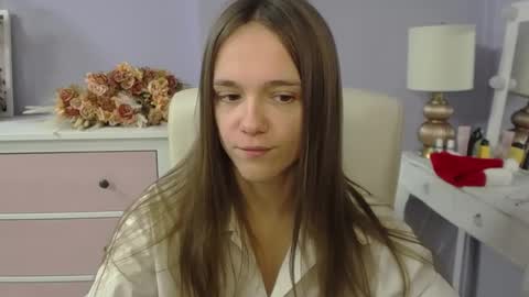 Emilly online show from December 23, 7:39 am