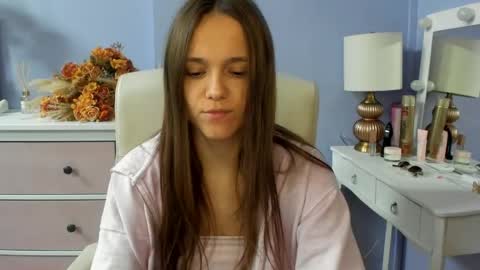 Emilly online show from April 29, 6:39 am