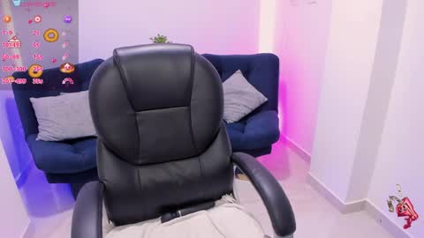 Emily online show from June 3, 2:55 pm