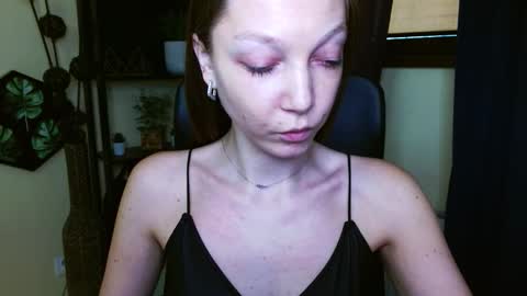 Emilly online show from March 2, 9:49 am