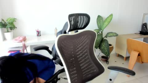 Emilly  online show from November 7, 1:22 pm