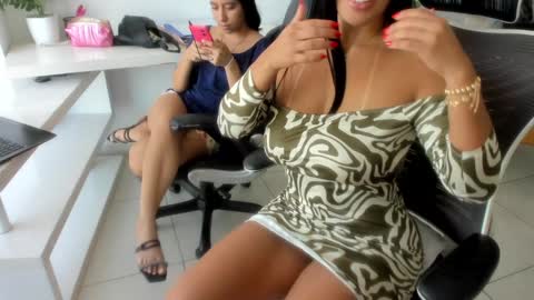 Emilly  online show from February 26, 3:22 pm