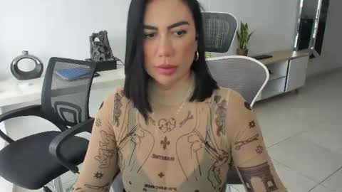 Emilly  online show from June 23, 3:21 pm