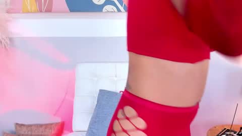 Snapshot of emillygonzalez chatting on September 27, 12:32 pm . . online show from September 27, 12:32 pm