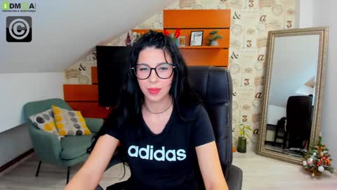 EmillyTaylor online show from December 30, 7:37 am