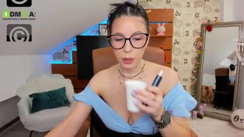 EmillyTaylor online show from July 10, 4:50 am