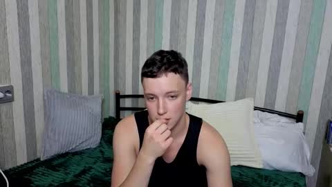 Snapshot of emily0303 chatting on September 22, 4:42 pm emily0303 online show from September 22, 4:42 pm