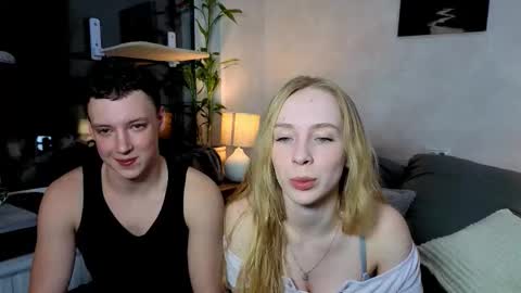 Snapshot of emily0303 chatting on October 18, 3:09 am emily0303 online show from October 18, 3:09 am