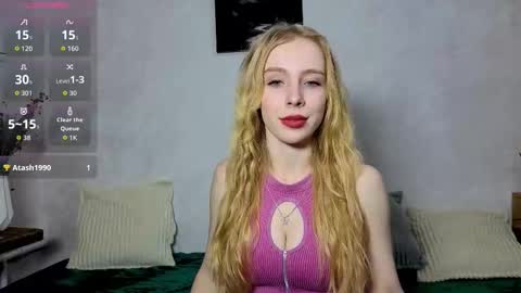 Snapshot of emily0303 chatting on October 24, 5:20 pm emily0303 online show from October 24, 5:20 pm