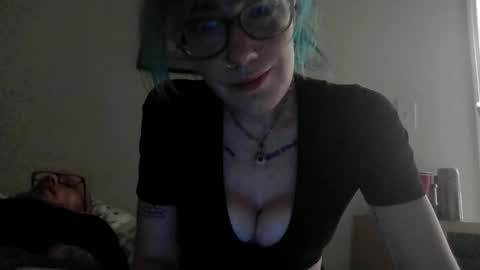 Snapshot of emily0903 chatting on June 5, 8:42 am Emily Love online show from June 5, 8:42 am