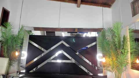 Emily  online show from December 4, 10:46 am