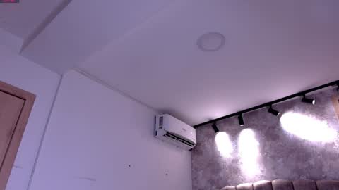 Snapshot of emily_____ chatting on September 25, 1:42 am emily valentina online show from September 25, 1:42 am