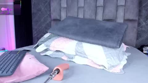 Emily online show from November 3, 12:06 pm