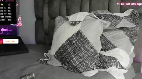 Emily online show from February 5, 10:42 am