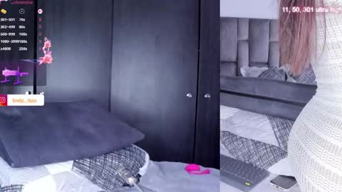 Snapshot of emily___fox chatting on May 21, 11:06 am Emily online show from May 21, 11:06 am
