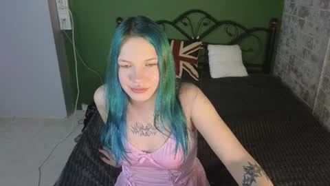 Snapshot of emily__hamilton chatting on June 25, 1:27 am Emily online show from June 25, 1:27 am