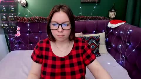 Snapshot of emily_amorre chatting on December 30, 4:09 am Emily 3 online show from December 30, 4:09 am