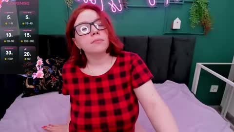 Snapshot of emily_amorre chatting on January 17, 4:39 am Emily 3 online show from January 17, 4:39 am