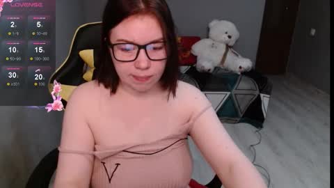 Snapshot of emily_amorre chatting on September 23, 1:30 am Emily 3 online show from September 23, 1:30 am