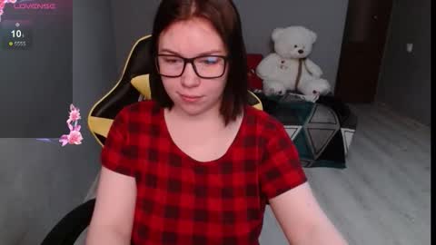 Snapshot of emily_amorre chatting on September 24, 1:42 am Emily 3 online show from September 24, 1:42 am