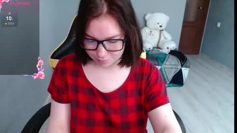 Snapshot of emily_amorre chatting on September 25, 1:31 am Emily 3 online show from September 25, 1:31 am