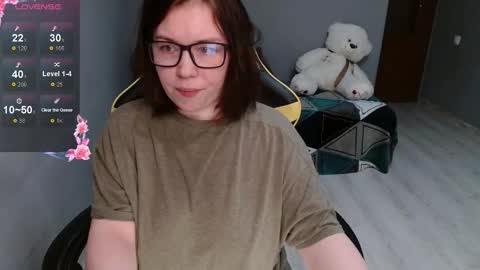 Snapshot of emily_amorre chatting on November 7, 4:51 pm Emily 3 online show from November 7, 4:51 pm