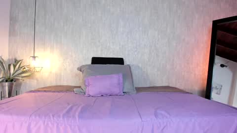 Snapshot of emily_ariaszc chatting on December 11, 11:41 am Emily online show from December 11, 11:41 am