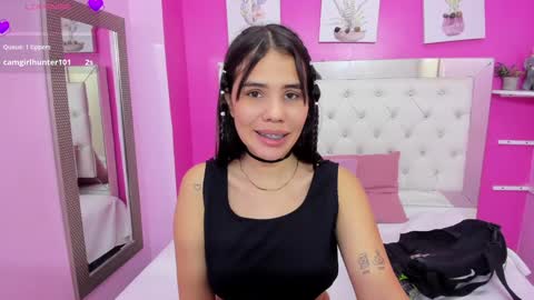 Snapshot of emily_beltonn chatting on February 2, 5:59 pm online show from February 2, 5:59 pm