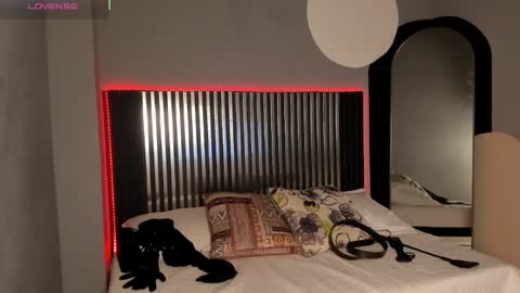 Snapshot of emily_beltonn chatting on October 17, 8:22 pm online show from October 17, 8:22 pm