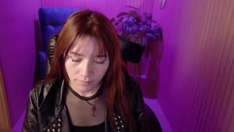 Snapshot of emily_cherry_ chatting on April 13, 2:44 pm Emily Cherry online show from April 13, 2:44 pm