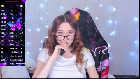 Snapshot of emily_cline chatting on November 6, 8:48 am emily_cline online show from November 6, 8:48 am