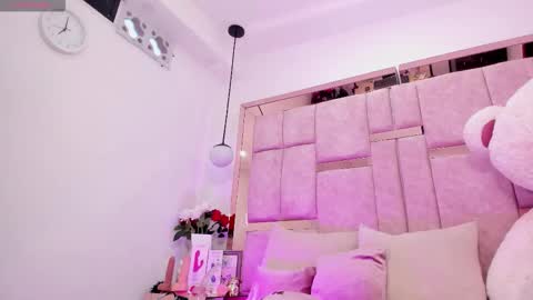Snapshot of emily_daarell chatting on October 2, 10:28 pm M I A online430pm- 930pm online show from October 2, 10:28 pm