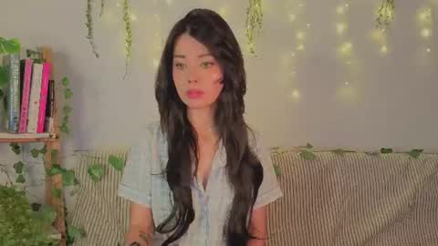 emily_darks_ online show from August 9, 1:38 pm