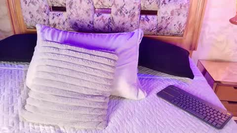 emily_dempsey online show from February 8, 7:06 pm